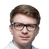 Врач Максаев Денис Алексеевич