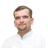 Врач Шкоринов Илья Геннадьевич